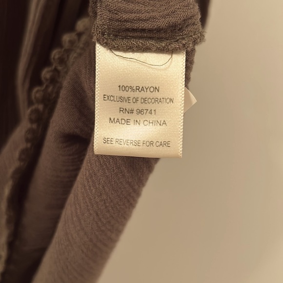 Army Green Self❤️e Blouse - Picture 8 of 9